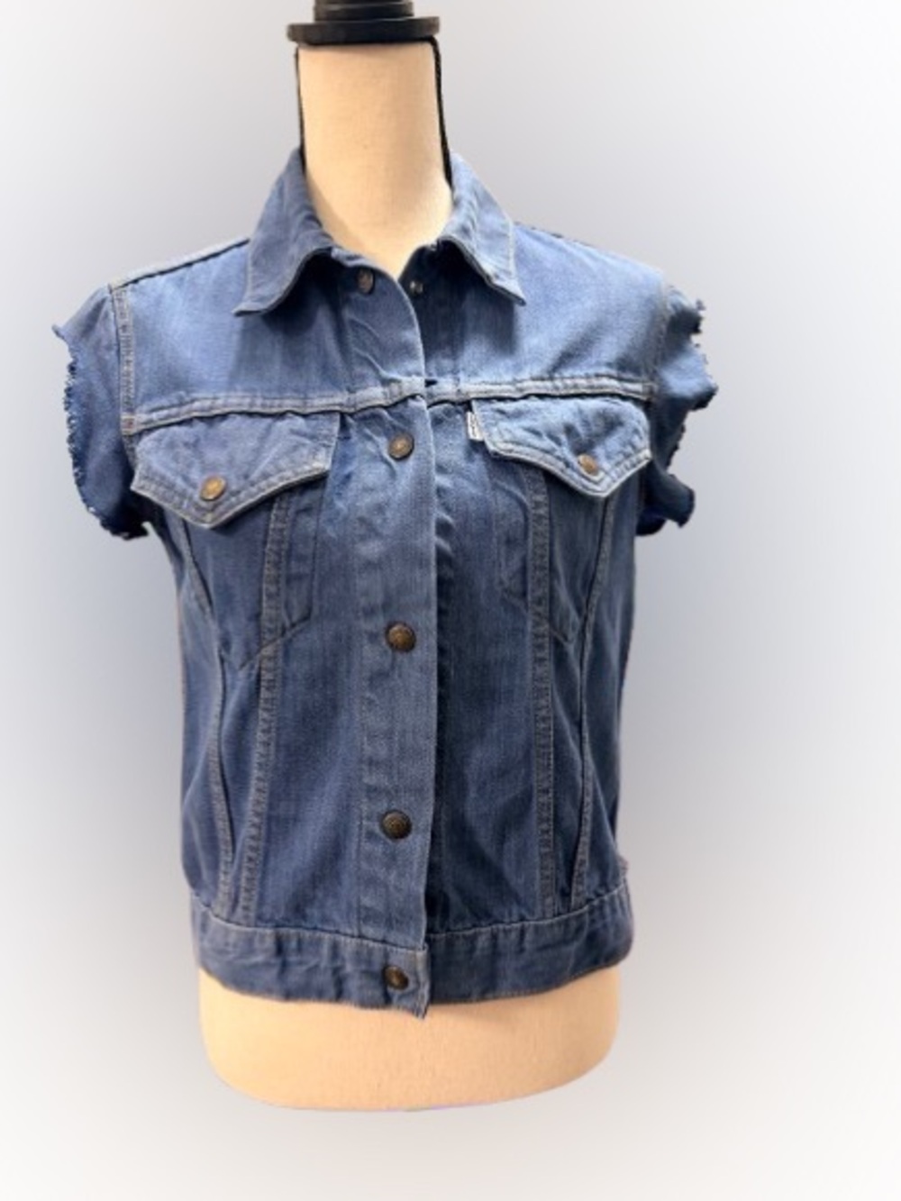 Vintage Levi’s For Gals Denim Vest Small Blue Jean Jacket Cut Off Raw Hem 70s